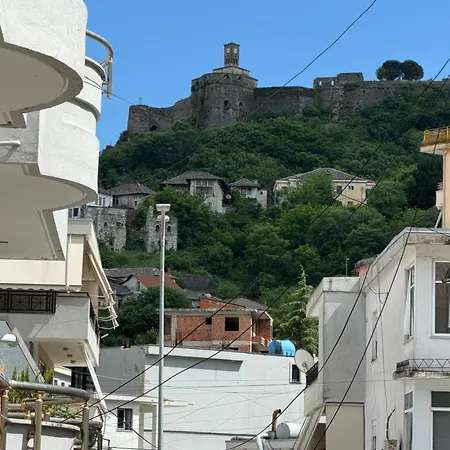Andi's 1 Lägenhet Gjirokastër